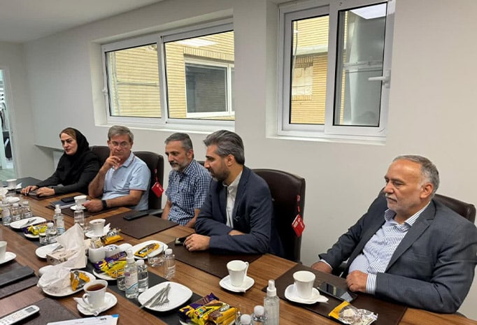 گزارش تصویری از برگزاری جلسه هم اندیشی مدیران شرکت ایریسا و شرکت فنی مهندسی فولاد مبارکه